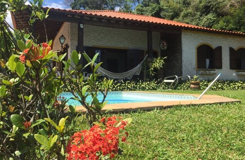Mangaratiba House | Beautiful beachfront house with pool and barbecue area