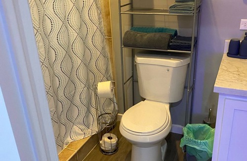 North Palmetto Point Cottage | Beautiful 1BR cottage in North Palmetto Point w/A/C, Wi-Fi, washer & dryer