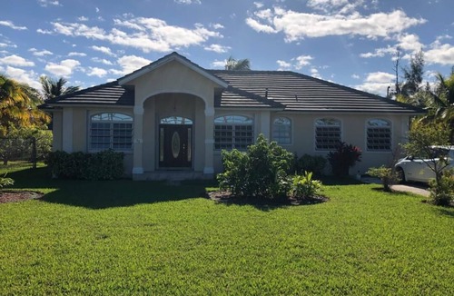 Freeport House | Beautiful family vacation home in the Bahamas.