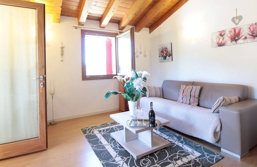 Miane House | Beautiful holiday home in Miane with terrace