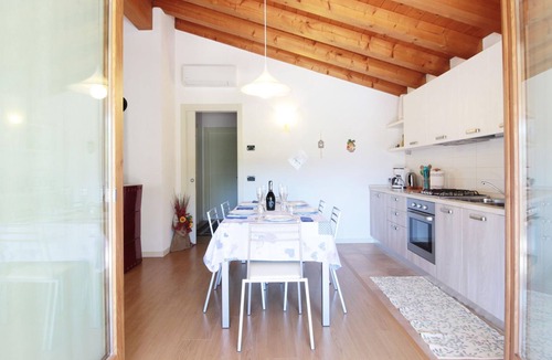 Miane House | Beautiful holiday home in Miane with terrace