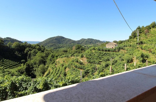 Miane House | Beautiful holiday home in Miane with terrace