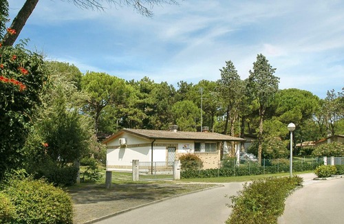 Lignano Riviera House | Beautiful private villa for 8 people with A/C, TV, terrace and pets allowed