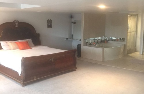 Marine Park Condo | Beautiful Spacious Master BedRoom