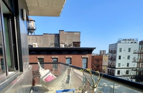 Greenpoint Apartment | Beautiful two bedroom in heart of Greenpoint!