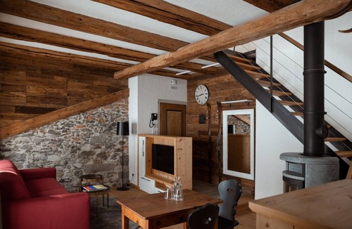 San Lorenzo di Sebato House | Bed & Breakfast "Castel Maurn Suite von Leits" with Mountain View, Shared Pool & Wi-Fi