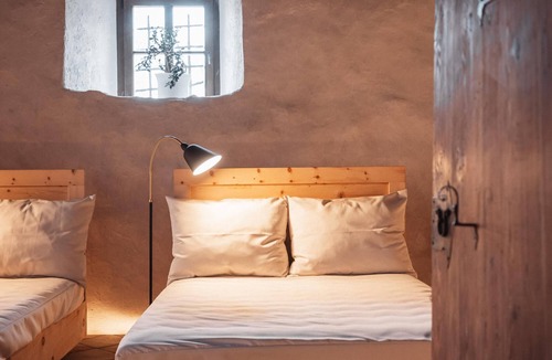 San Lorenzo di Sebato House | Bed & Breakfast "Castel Maurn Suite D'Aquino" with Mountain View, Shared Pool & Wi-Fi