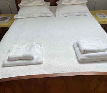Le Port sous la Lune House | belle chambre moderne , avec douche équippement complet