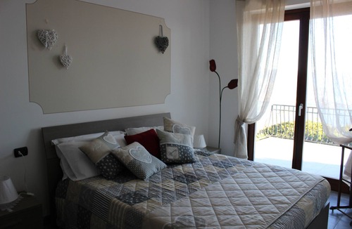 Levo Apartment | BELVEDERE APARTMENT 2 PRIVATE TERRACE ON THE LAKE