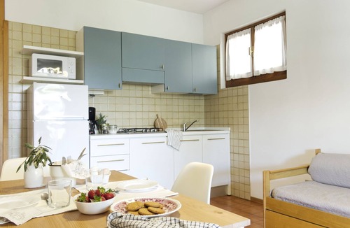 Garda House | Belvilla by OYO Comfortable apartment with pool