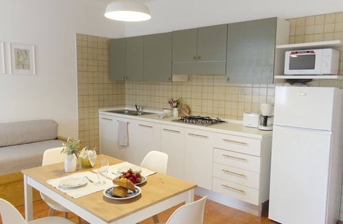 Garda House | Belvilla by OYO Comfortable apartment with pool
