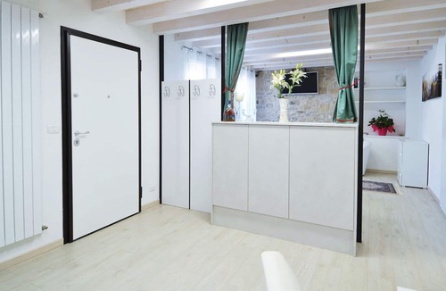 Miane Apartment | Belvilla by OYO Ginetta 2