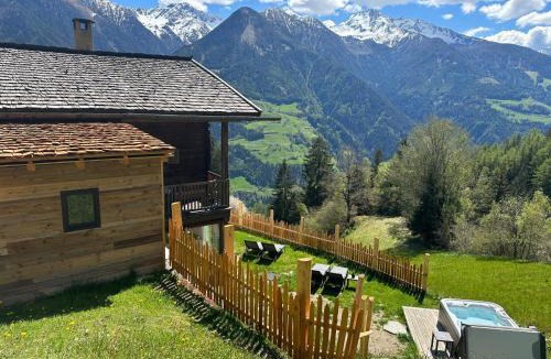 San Martino in Passiria Ski Chalet | Bergchalet h e i m a t