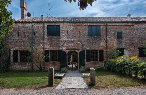 San Pietro Viminario Villa | Big Scuderia Country Mansion 5500SquareFeet