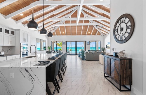 Tar Bay Villa | Blessing on the Bay - Brand New 4 bedroom Luxury Beachfront house