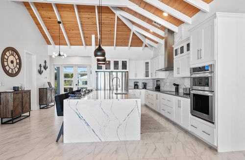 Tar Bay Villa | Blessing on the Bay - Brand New 4 bedroom Luxury Beachfront house