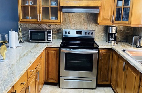 Molynes Gardens House | Blissett Apt. Your Home Away From Home