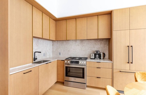 Gowanus Apartment | Blueground | Gowanus, rooftop pool, nr Prospect Park