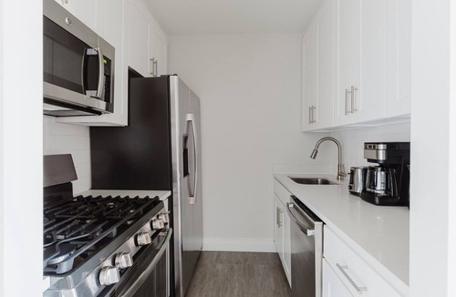 Kips Bay Apartment | Blueground | Kips Bay, pool & gym, nr Empire