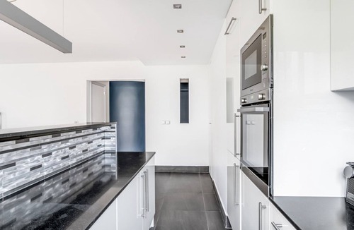 Quartier de la Goutte-d'Or Apartment | Blueground | Montmartre, furnished, elevator