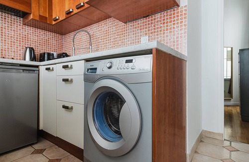Quartier de la Monnaie Apartment | Blueground | Porte Dauphine, elev, nr metro