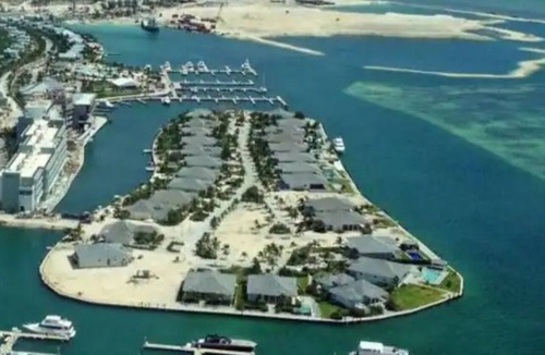 Alice Town House | Boat Slip Rental- Fisherman Village, Bimini Bay