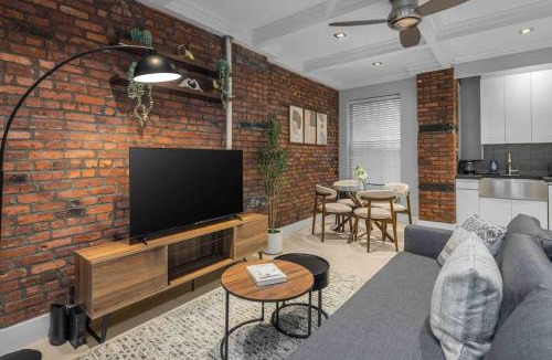 Nolita Apartment | Bold NYC Stay in Fashionable Nolita