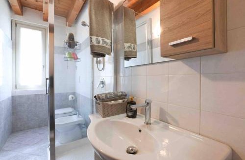 Borgo di Terzo Apartment | Borgo di Terzo Bifocale in Centro storico Check in 24h Fast Wi-Fi Bus 500m