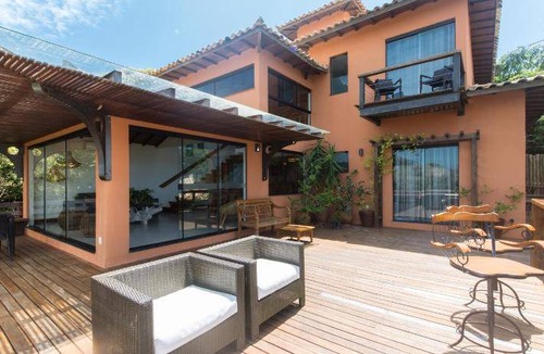 Ferradurinha House | 180 m² House ∙ 4 bedrooms ∙ 8 guests