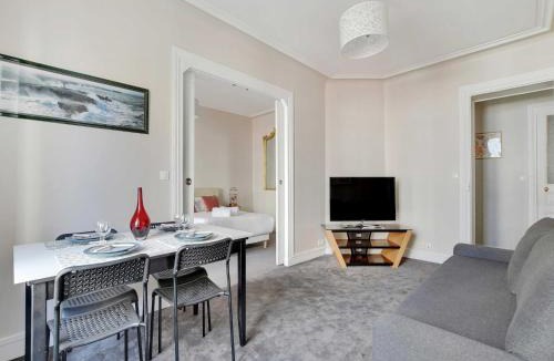 20th Arrondissement Apartment | Bright apartment - 2BR-4P - Belleville