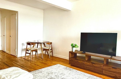 Kensington Apartment | Bright Brooklyn Studio: Your Escape in the City