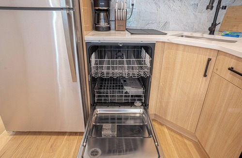 Ocean Hill Apartment | Bright & Cozy 3Bd Brooklyn Getaway