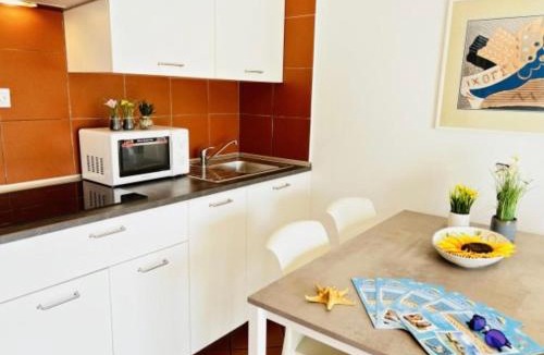 Bibione Lido del Sole Apartment | Bright sea front apartment with balcony
