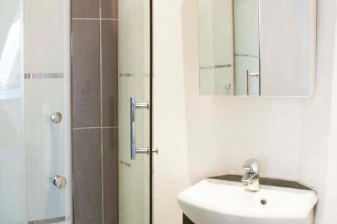 Quartier de Rochechouart Apartment | Bright Studio In The Heart Of Montmartre