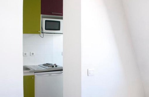 Quartier de Rochechouart Apartment | Bright Studio In The Heart Of Montmartre