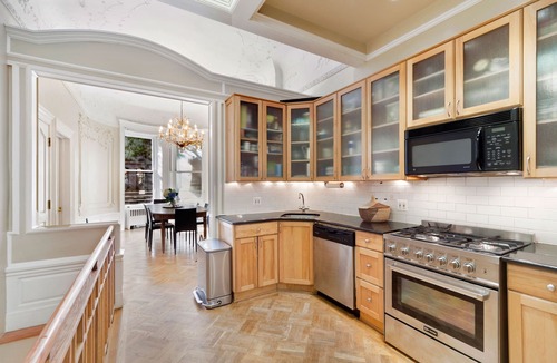 Lincoln Square Apartment | Brownstone Historic Home near Central Park