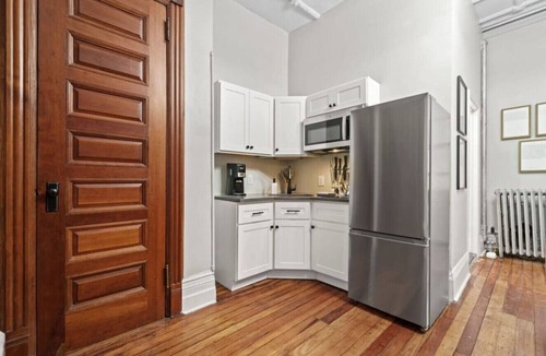 Central Park North Apartment | Brownstone Near Subway & Columbia Uni