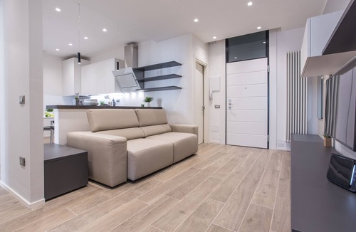 Historic Centre Apartment | C-Apartment Civico 88 modern design apt.