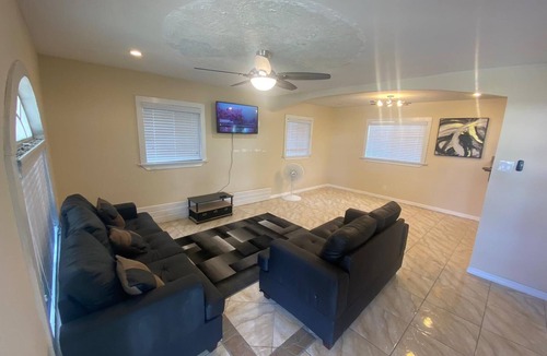 Downtown House | C Creations Rental