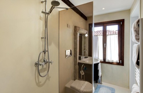 San Polo Apartment | Ca' Badoer West Studio