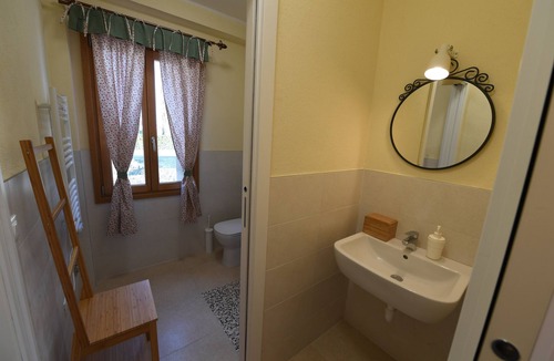Concordia Sagittaria House | CA 'Dei Ciossi - Suite Rosa, ground floor with kitchen. Number 1