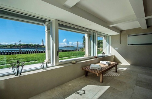 Santa Maria in Stelle Apartment | Ca' delle Contesse Luxury waterfront apartment