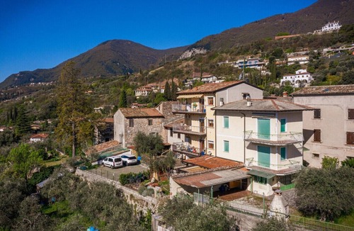 Pulciano Apartment | Ca' Isabella Theater Home - with terrace and marvellous lake view