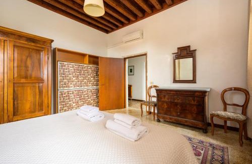 Dorsoduro Apartment | Ca' San Trovaso