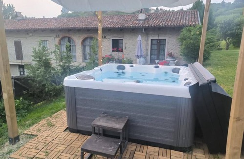 Mango Apartment | Cà Tinola, Apartment with Jacuzzi