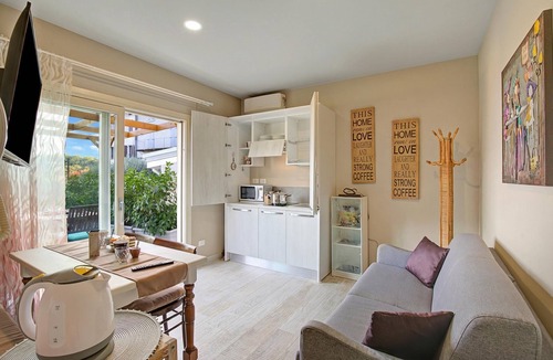Cunettone-villa Apartment | Caffè Priscilla House parking & lakeview, Salò, Italy