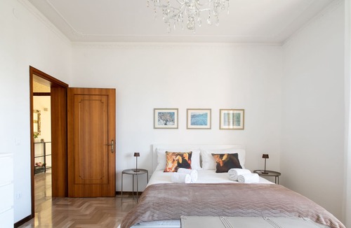 Olmo di Mira House | Cairoli house detached apartment in private house with garden i