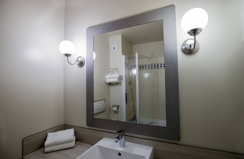 Magny-le-Hongre Hotel | Campanile Val de France