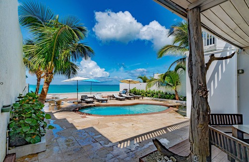Gambier Villa | Caprice 14 Cable Beach Luxury Villa