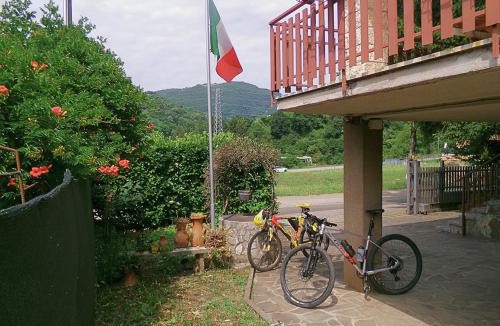 San Giovanni Ilarione Ski Chalet | Casa al Pino
